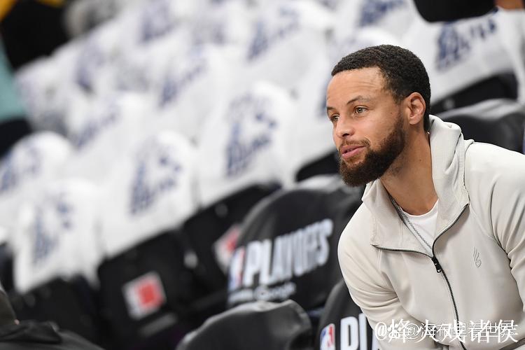 库里谈复出首战：我个人感觉不错，自己重新找回了比赛节奏